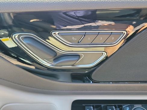 Used 2023 Lincoln Aviator Reserve w/ Equipment Group 201A AWD/4WD image 15