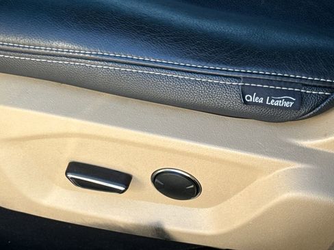 Used 2016 Ford Explorer FWD image 23