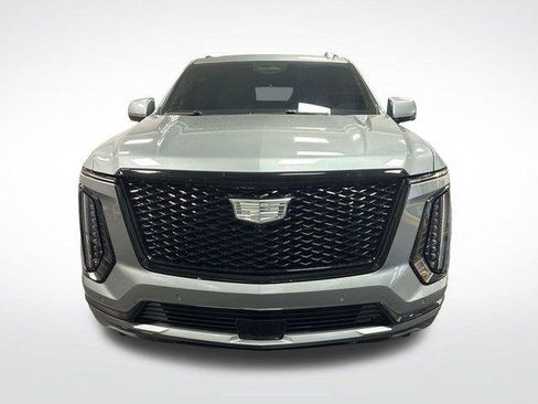Certified 2025 Cadillac Escalade ESV Sport Platinum w/ LPO, Floor Liner Package AWD/4WD image 8