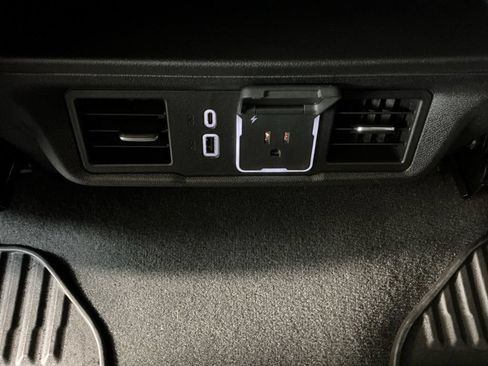 Used 2023 Chevrolet Silverado 1500 RST AWD/4WD image 14