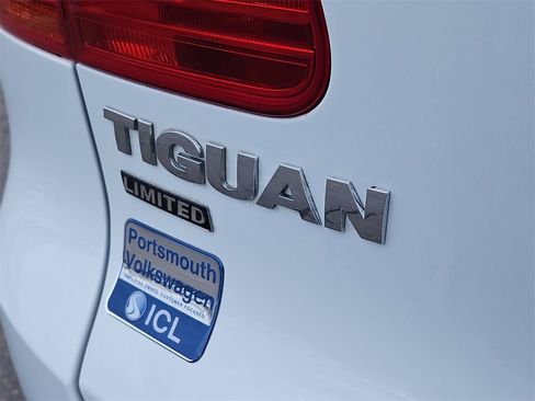 Used 2017 Volkswagen Tiguan Limited w/ Premium Package image 12