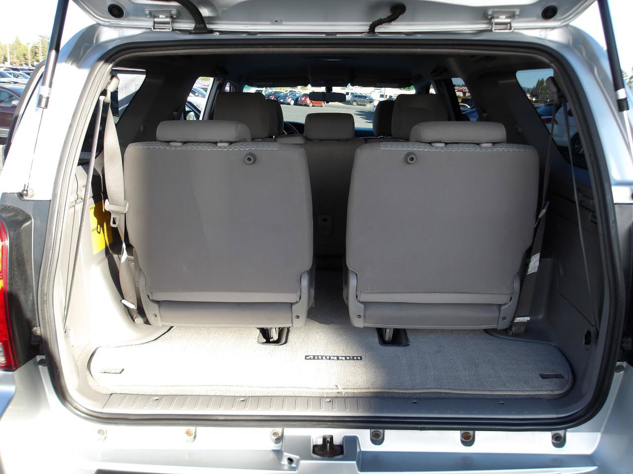 Used 2006 Toyota 4Runner SR5 AWD/4WD image 12