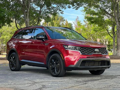 Used 2021 Kia Sorento S w/ Panoramic Sunroof Package AWD/4WD image 7