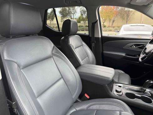 Used 2019 Chevrolet Traverse LT w/ LT Premium Package FWD image 53