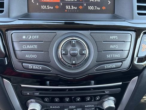 Used 2019 Nissan Pathfinder SV image 34