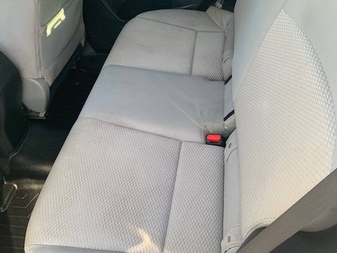 Used 2014 Subaru Forester 2.5i AWD/4WD image 17