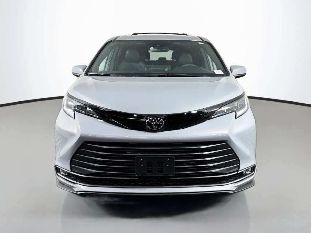 New 2026 Toyota Sienna XLE Woodland Edition AWD/4WD image 11