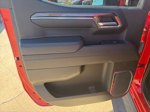 Used 2024 Chevrolet Silverado 1500 LT Trail Boss w/ Convenience Package II image 21