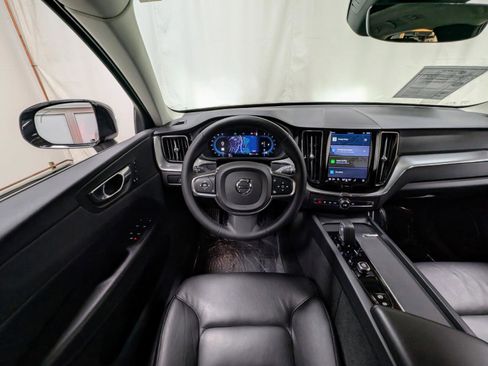 Used 2023 Volvo XC60 B5 Core w/ Climate Package AWD/4WD image 2