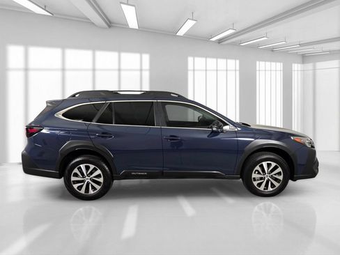 Certified 2025 Subaru Outback Premium AWD/4WD image 9