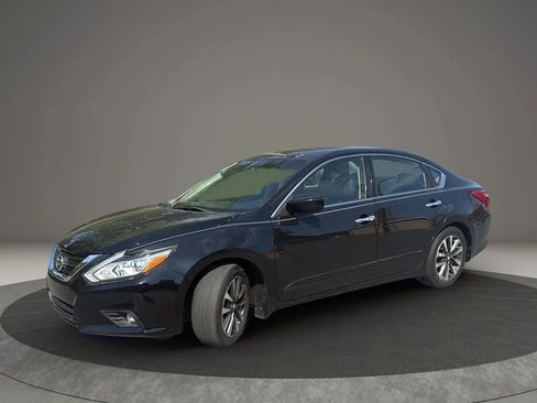 Used 2017 Nissan Altima 2.5 SV FWD image 3