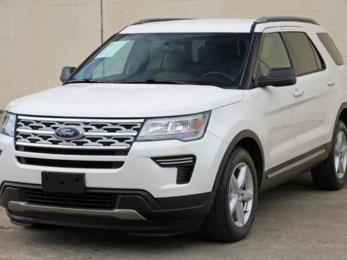 Used 2019 Ford Explorer XLT FWD image 40