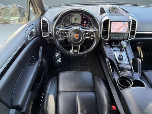 Used 2018 Porsche Cayenne S AWD/4WD image 28