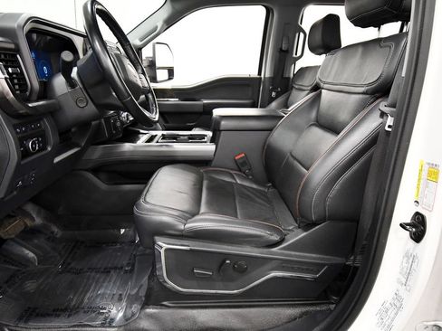 Used 2023 Ford F250 Lariat w/ Lariat Ultimate Package AWD/4WD image 14