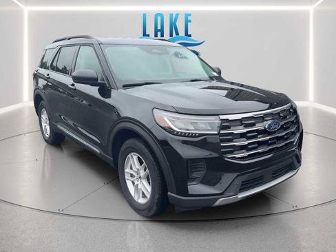 Certified 2025 Ford Explorer Active AWD/4WD image 1