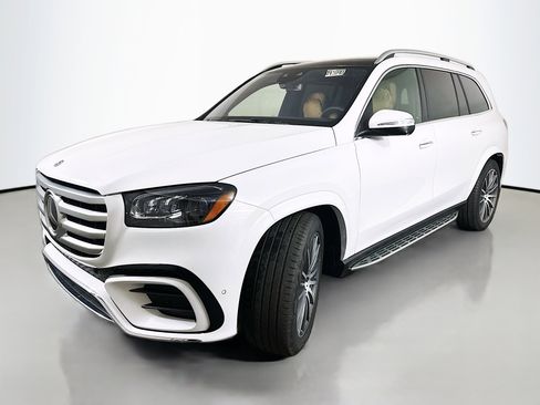 New 2026 Mercedes-Benz GLS 580 4MATIC image 5