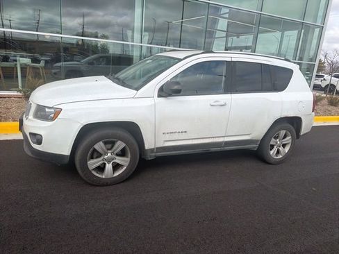 Used 2014 Jeep Compass Sport image 2