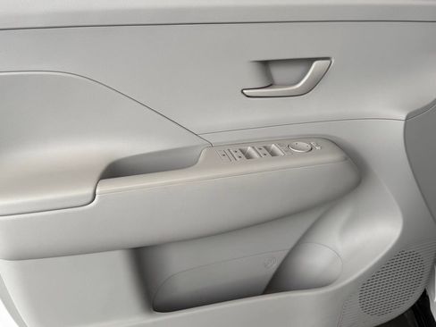 Used 2024 Hyundai Kona SEL image 21