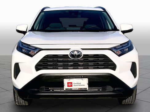 Used 2025 Toyota RAV4 XLE FWD image 4