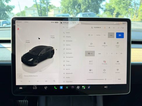 Used 2024 Tesla Model Y Performance AWD/4WD image 29