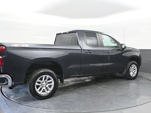 Used 2023 Chevrolet Silverado 1500 LT AWD/4WD image 9