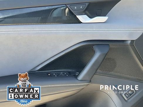 Used 2025 Volkswagen Tiguan SE w/ Panoramic Sunroof Package AWD/4WD image 12