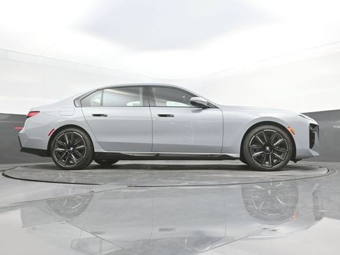 New 2026 BMW 740i w/ Executive Package RWD image 47