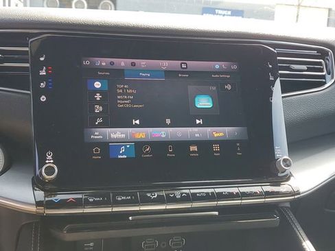 Used 2025 Jeep Wagoneer 4WD w/ Convenience Group I image 28