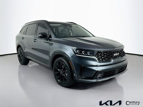 Certified 2022 Kia Sorento SX FWD image 3