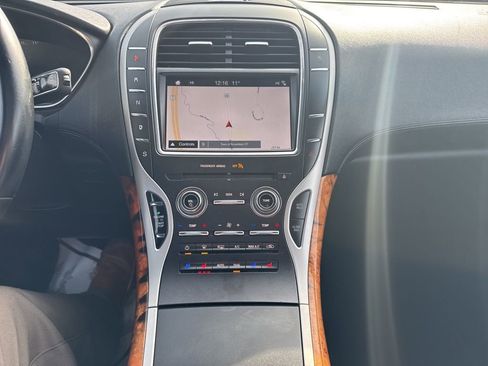 Used 2019 Lincoln Nautilus Reserve image 27