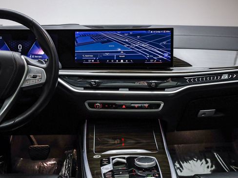 Certified 2024 BMW X7 xDrive40i image 14