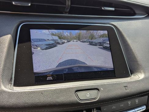 Used 2021 Cadillac XT4 Premium Luxury FWD image 24