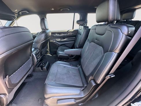 Used 2023 Jeep Grand Cherokee L Laredo AWD/4WD image 25