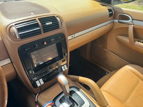 Used 2009 Porsche Cayenne AWD/4WD image 17