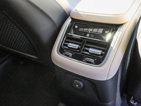 New 2026 Volvo XC90 T8 Plus w/ Protection Package AWD/4WD image 21