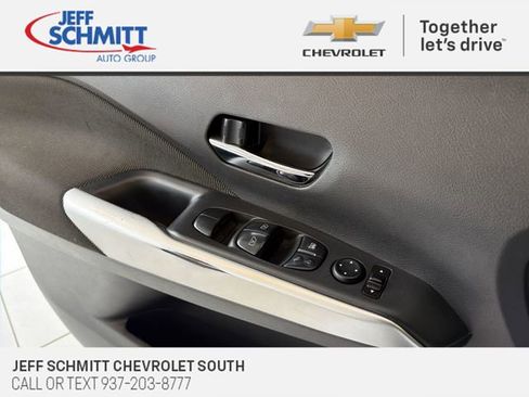 Used 2018 Nissan Kicks SV image 20