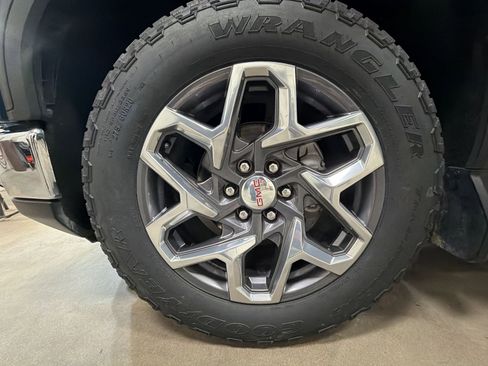 Used 2022 GMC Sierra 1500 SLT w/ SLT Premium Plus Package image 33