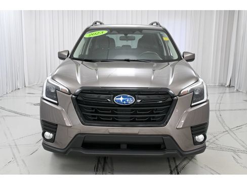 Used 2023 Subaru Forester Premium AWD/4WD image 3