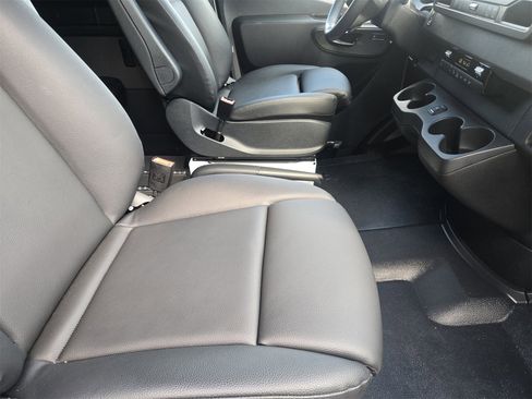 Used 2024 Mercedes-Benz Sprinter 3500 image 4