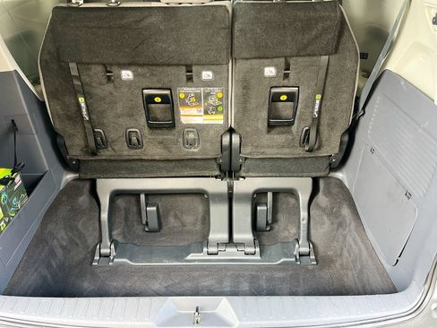 Used 2023 Toyota Sienna LE FWD image 24