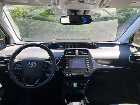 Certified 2022 Toyota Prius image 19