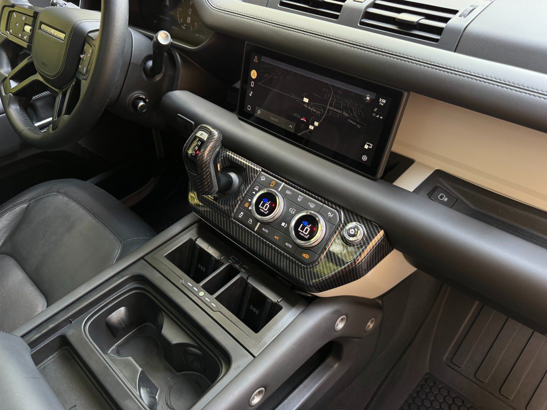 Used 2023 Land Rover Defender 110 X-Dynamic SE AWD/4WD image 24