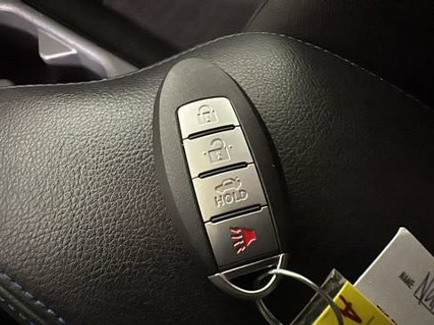 Used 2022 Nissan Leaf SV w/ SV Technology Package FWD image 20