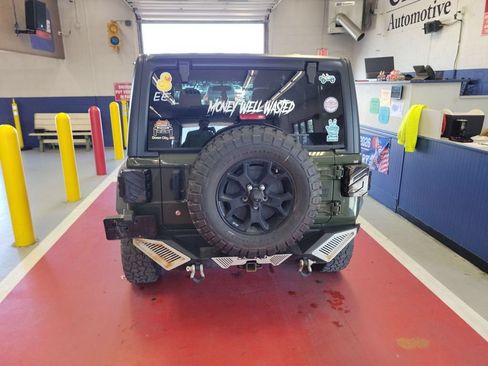Used 2021 Jeep Wrangler Unlimited Sport AWD/4WD image 3