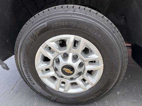 Used 2025 Chevrolet Silverado 2500 LT w/ Convenience Package AWD/4WD image 41