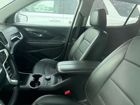 Certified 2024 GMC Terrain SLT image 4