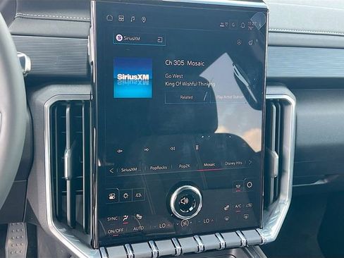 New 2026 GMC Acadia Elevation image 10