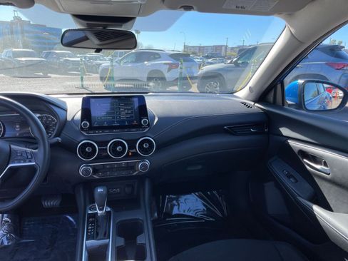 Used 2025 Nissan Sentra SV image 34