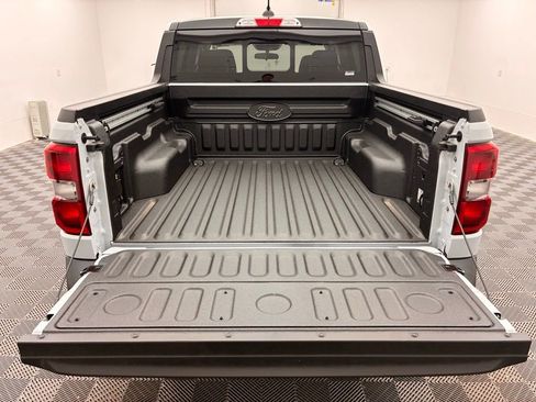 New 2025 Ford Maverick Lariat w/ Black Appearance Package image 10