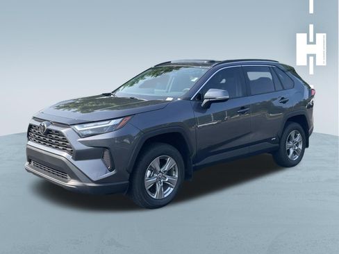 Used 2025 Toyota RAV4 XLE w/ Convenience Package AWD/4WD image 3